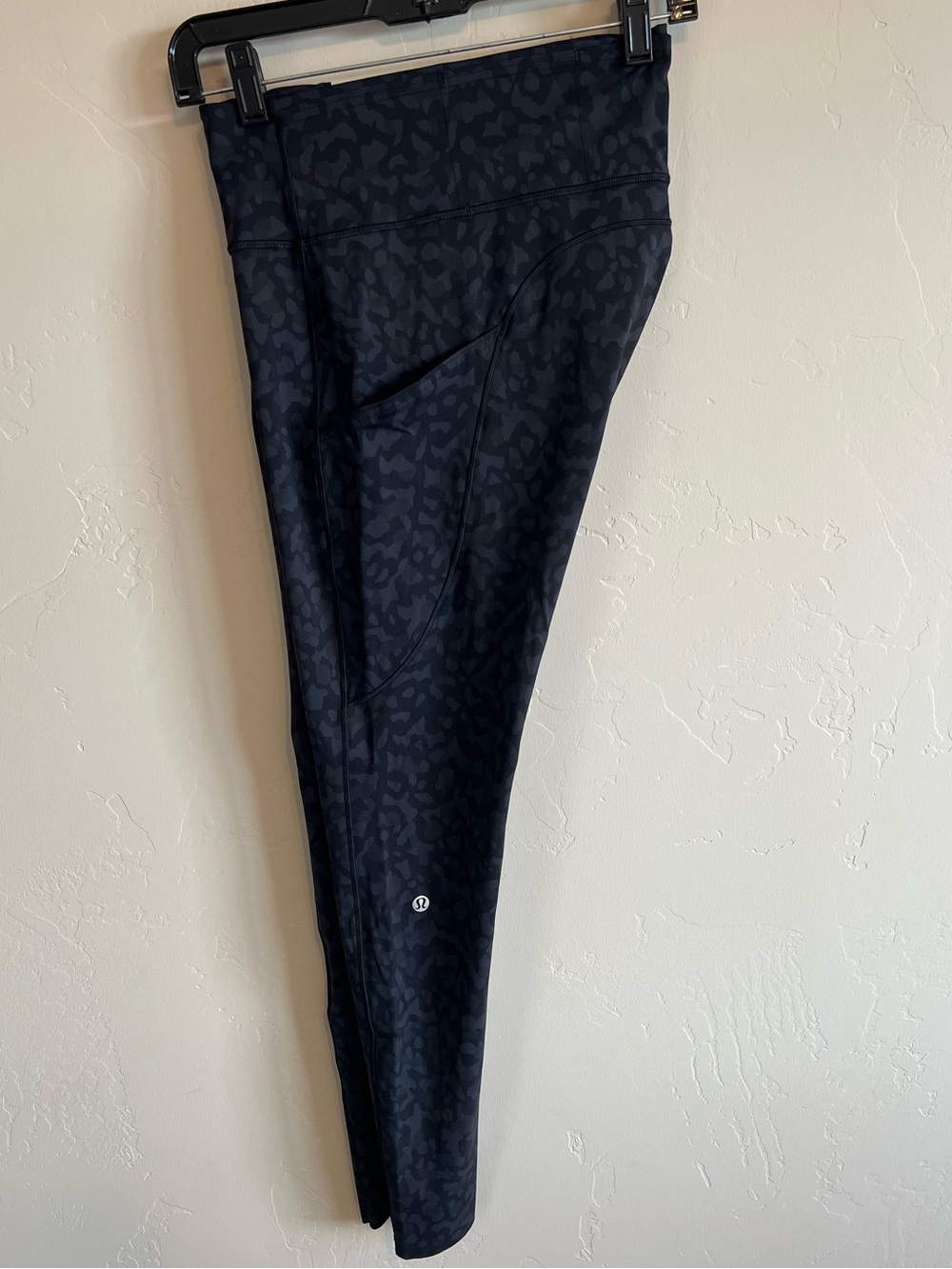 lululemon Fast and Free Leggings Black Tonal Animal Print Size 12